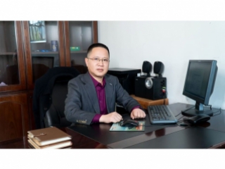 后勤副校长徐国安